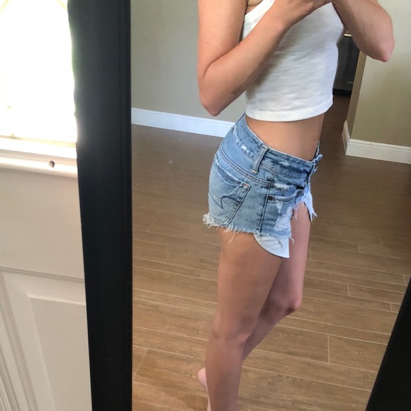❌ SOLD AE distressed shorts - Picture 5 of 5